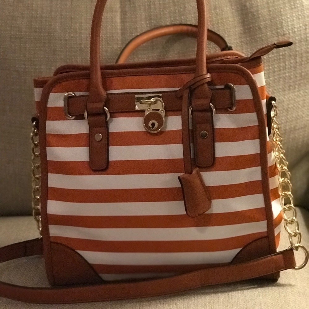 La Terre Fashion orange striped purse!!! NWT!!!
